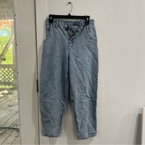 Balloon Leg Lightwash Blue Jeans